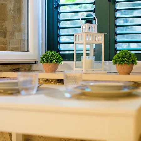 Mana Centre Апартаменти *