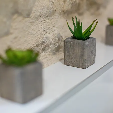 Mana Centre * سبليت